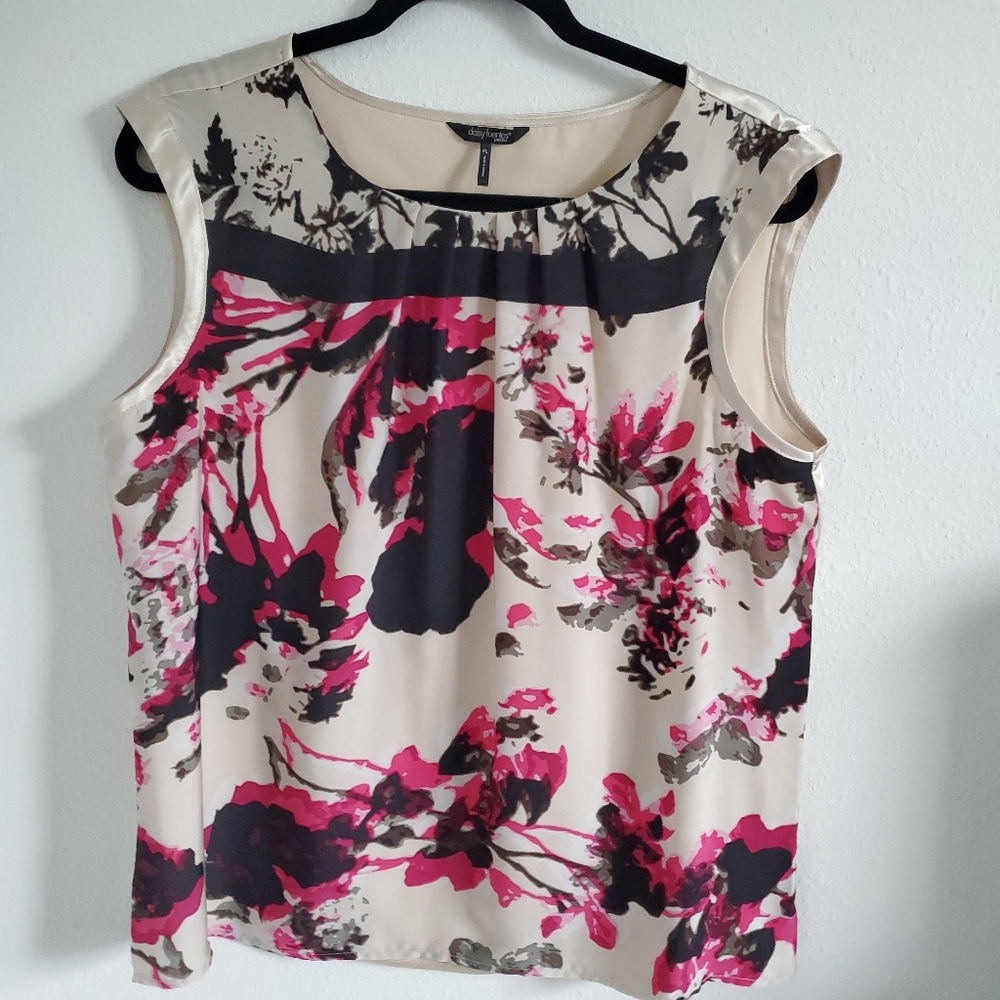 Daisy Fuentes Floral Sleeveless Blouse